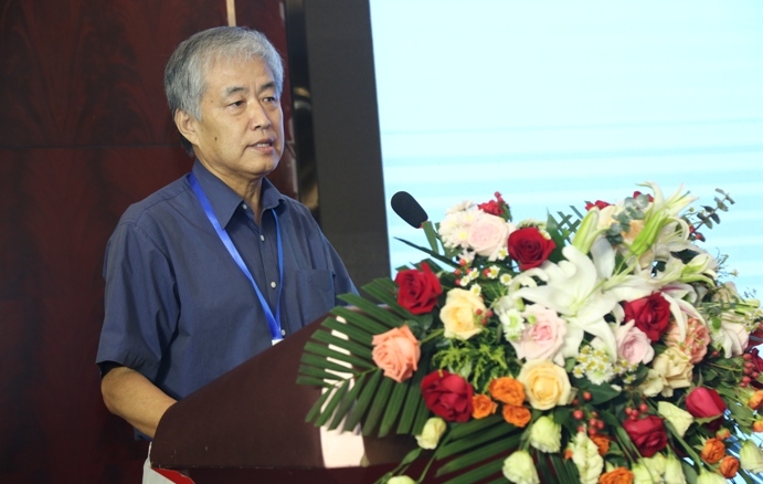 杨教授.jpg